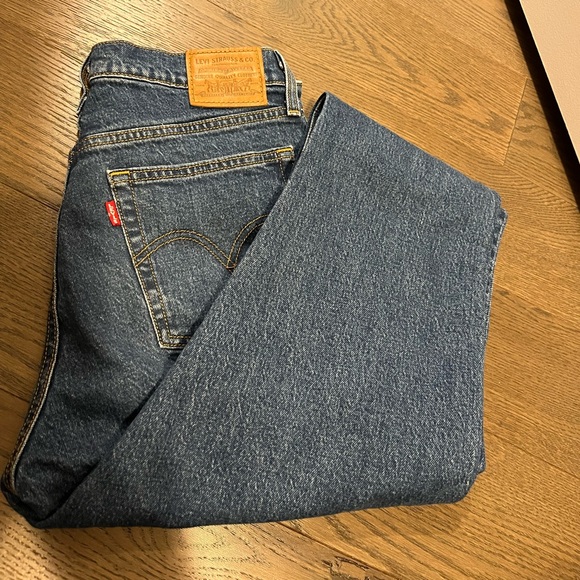 Levi’s Wedgie Jean - Picture 4 of 5